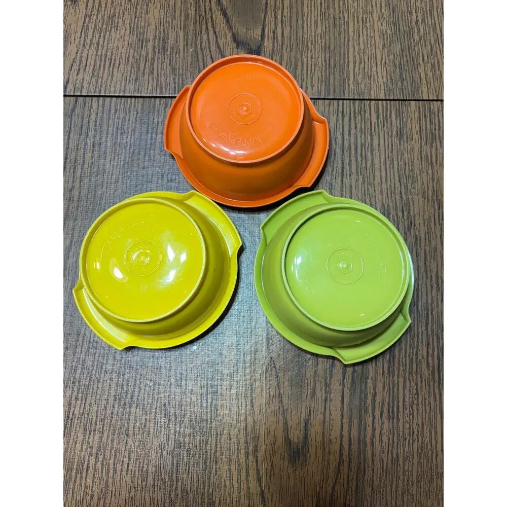 Vintage Tupperware #1323 Harvest Colors Nesting Bowl Set of 3-No lids